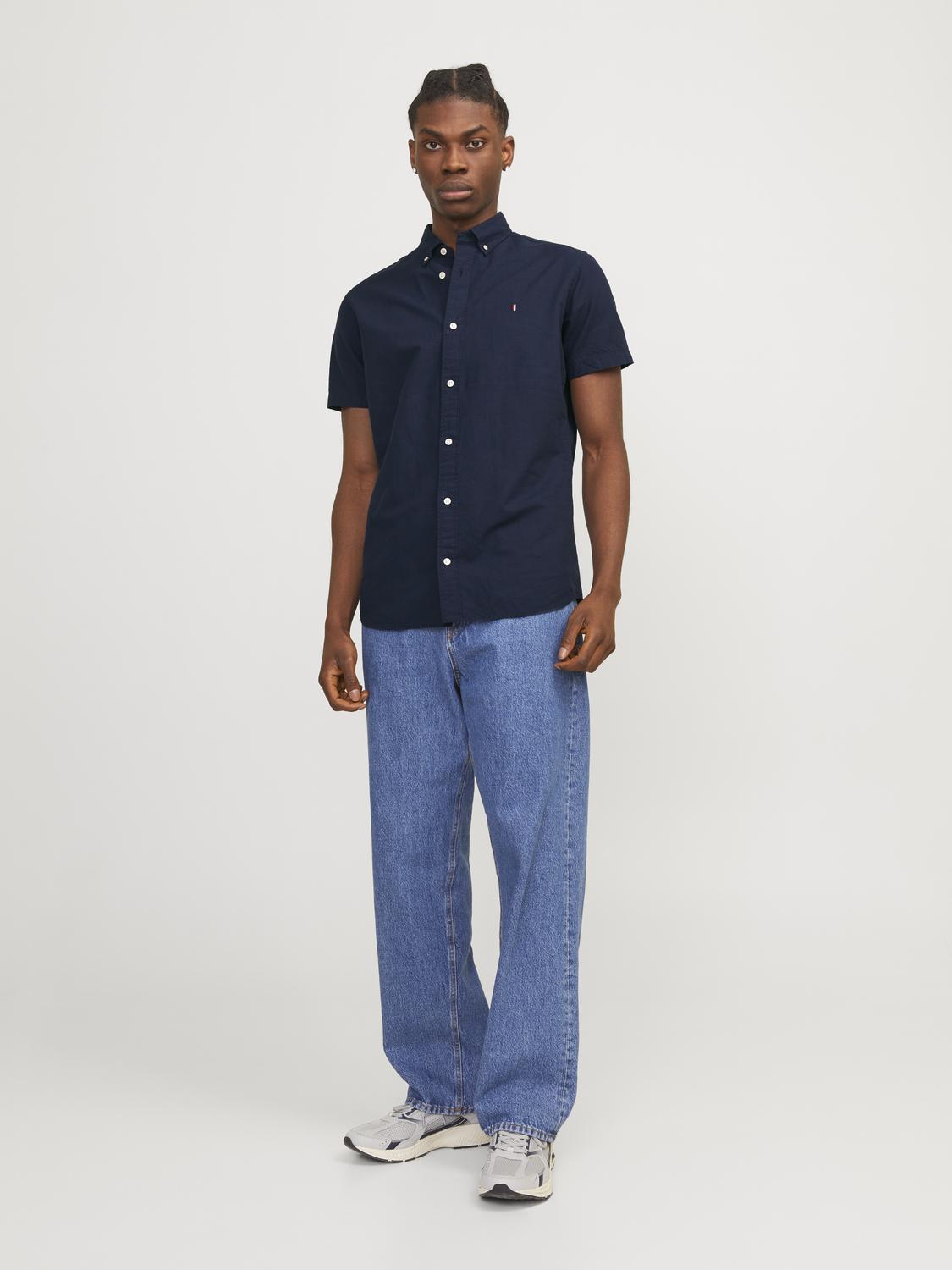 model_shot-front_full